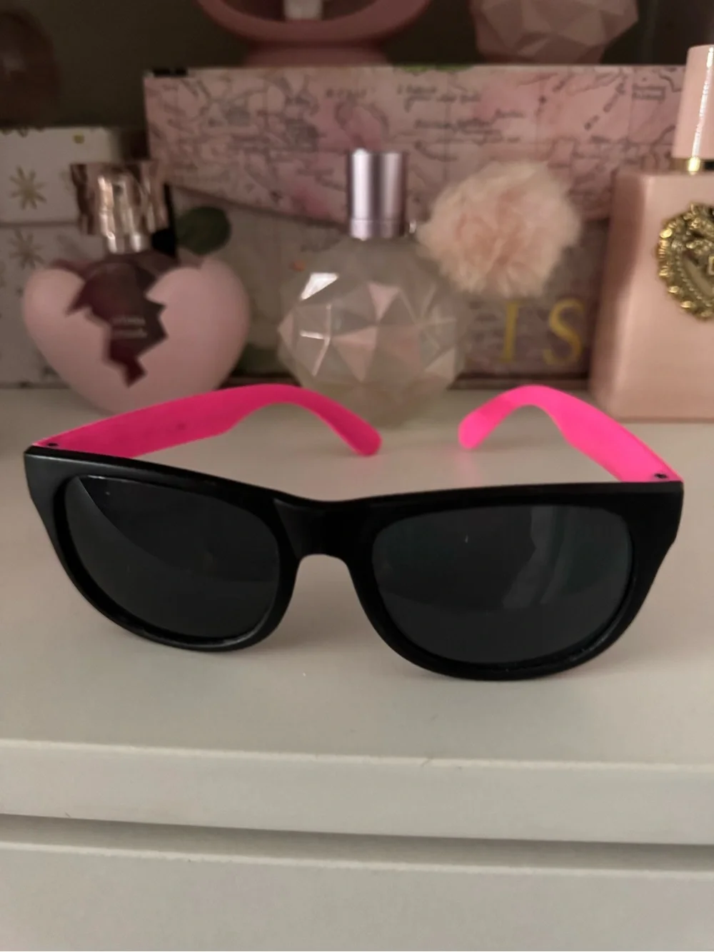 Pink and White Wayfarer Sunglasses with Dark Lenses